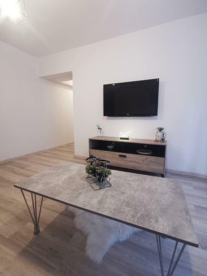 Youth Central Apartment Targu Mures Exterior photo