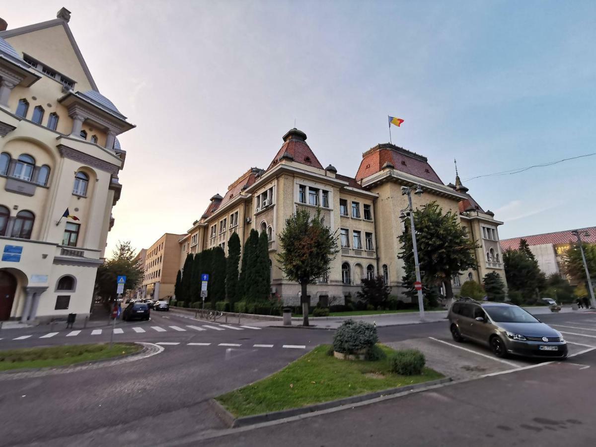 Youth Central Apartment Targu Mures Exterior photo